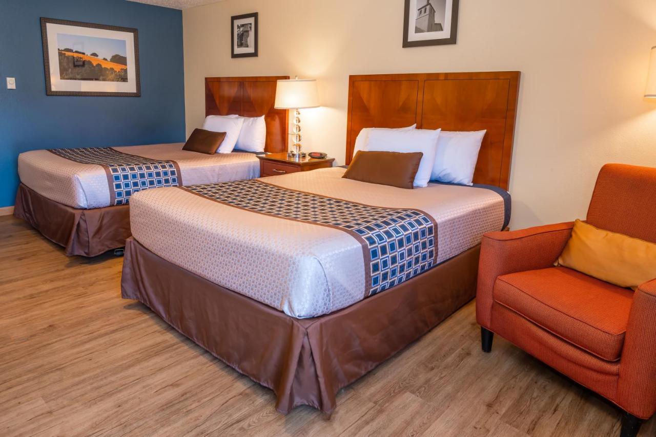 بورت انجيليس Riviera Inn المظهر الخارجي الصورة