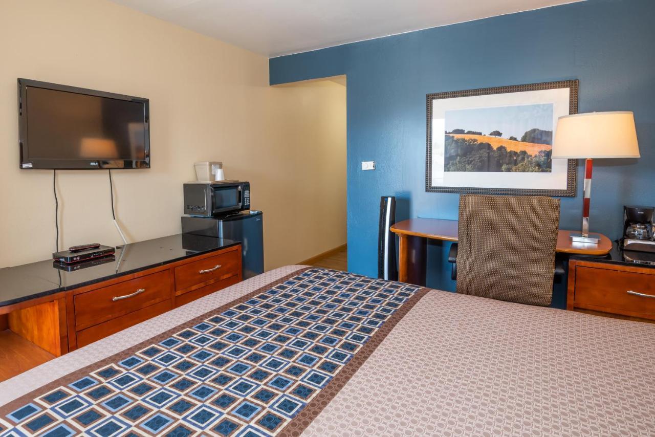 بورت انجيليس Riviera Inn المظهر الخارجي الصورة