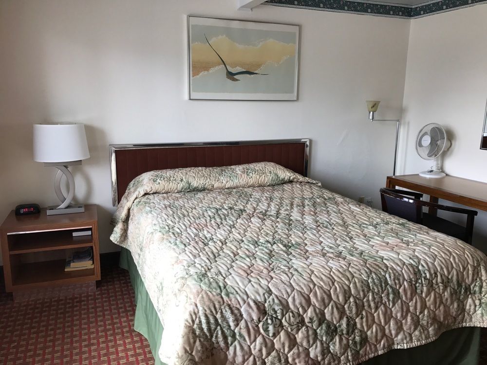 بورت انجيليس Riviera Inn المظهر الخارجي الصورة