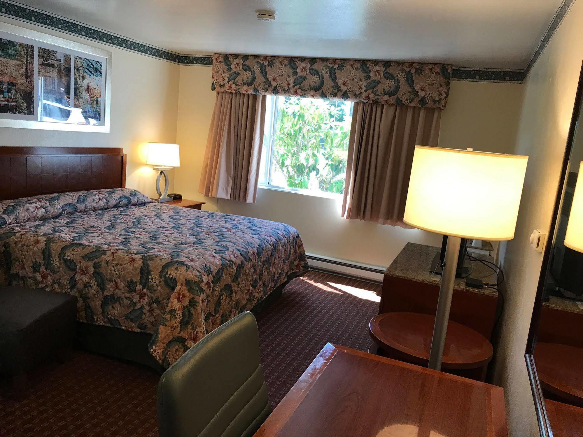 بورت انجيليس Riviera Inn المظهر الخارجي الصورة