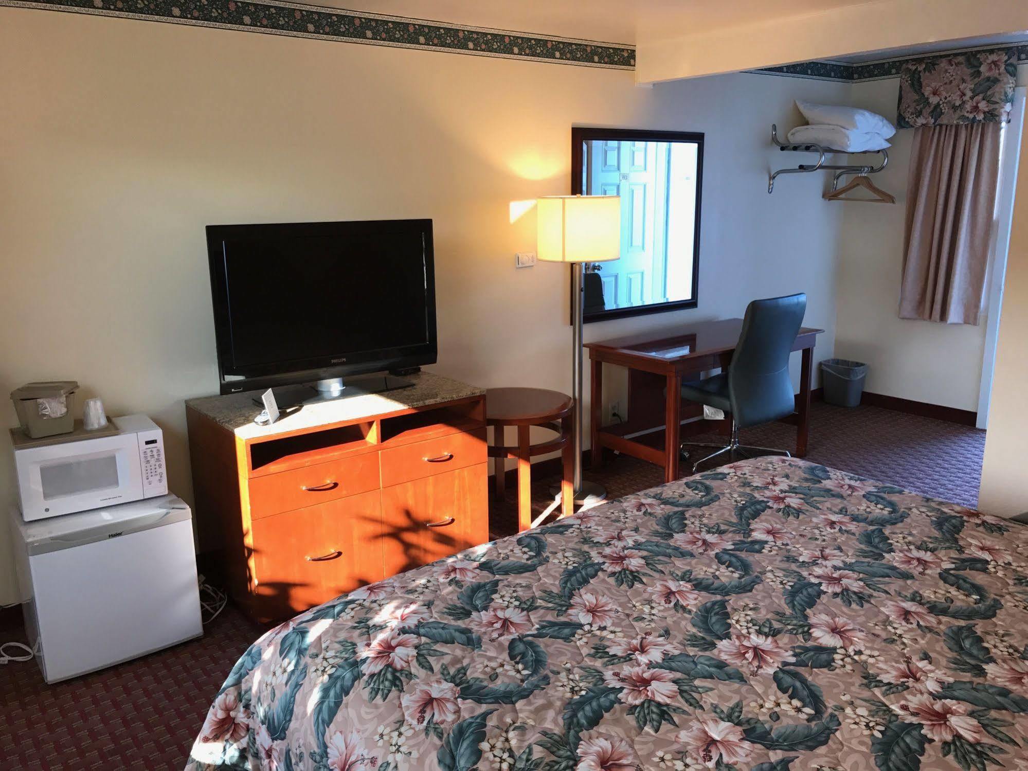 بورت انجيليس Riviera Inn المظهر الخارجي الصورة
