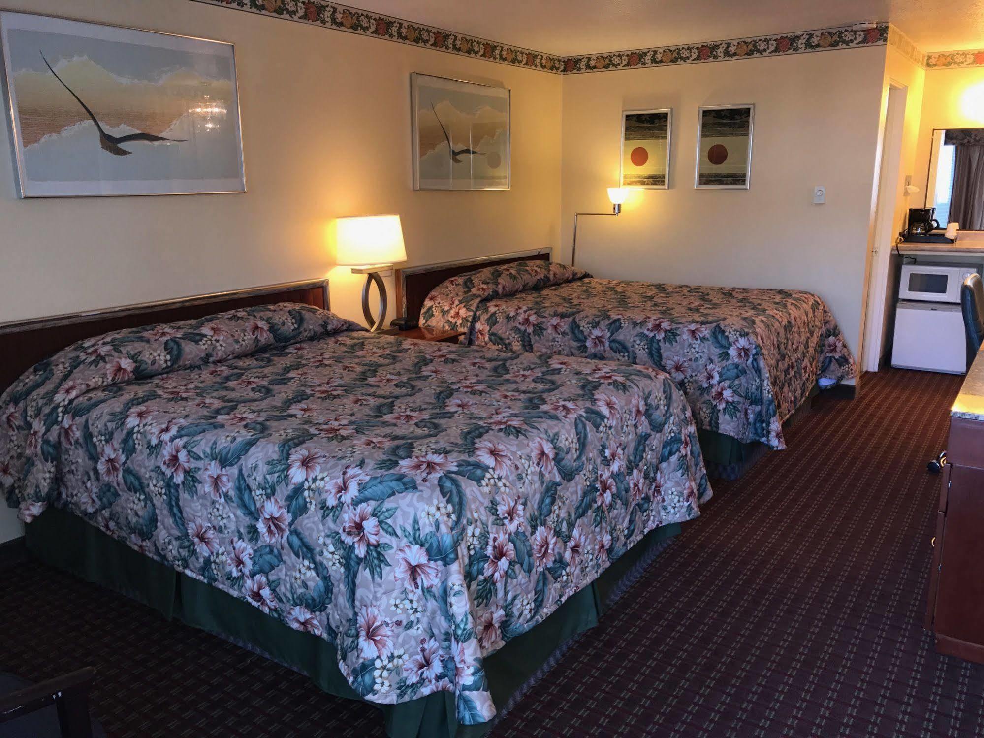 بورت انجيليس Riviera Inn المظهر الخارجي الصورة