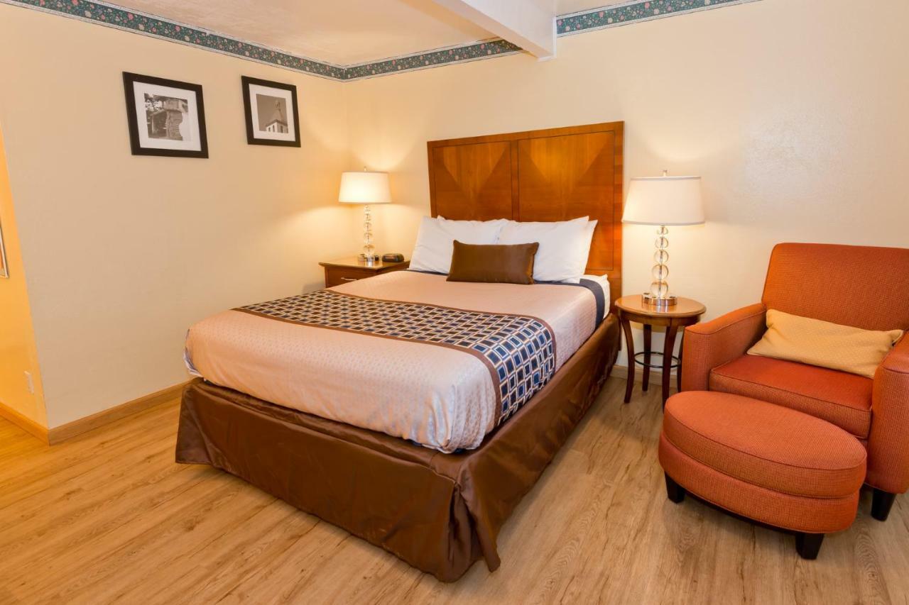 بورت انجيليس Riviera Inn المظهر الخارجي الصورة