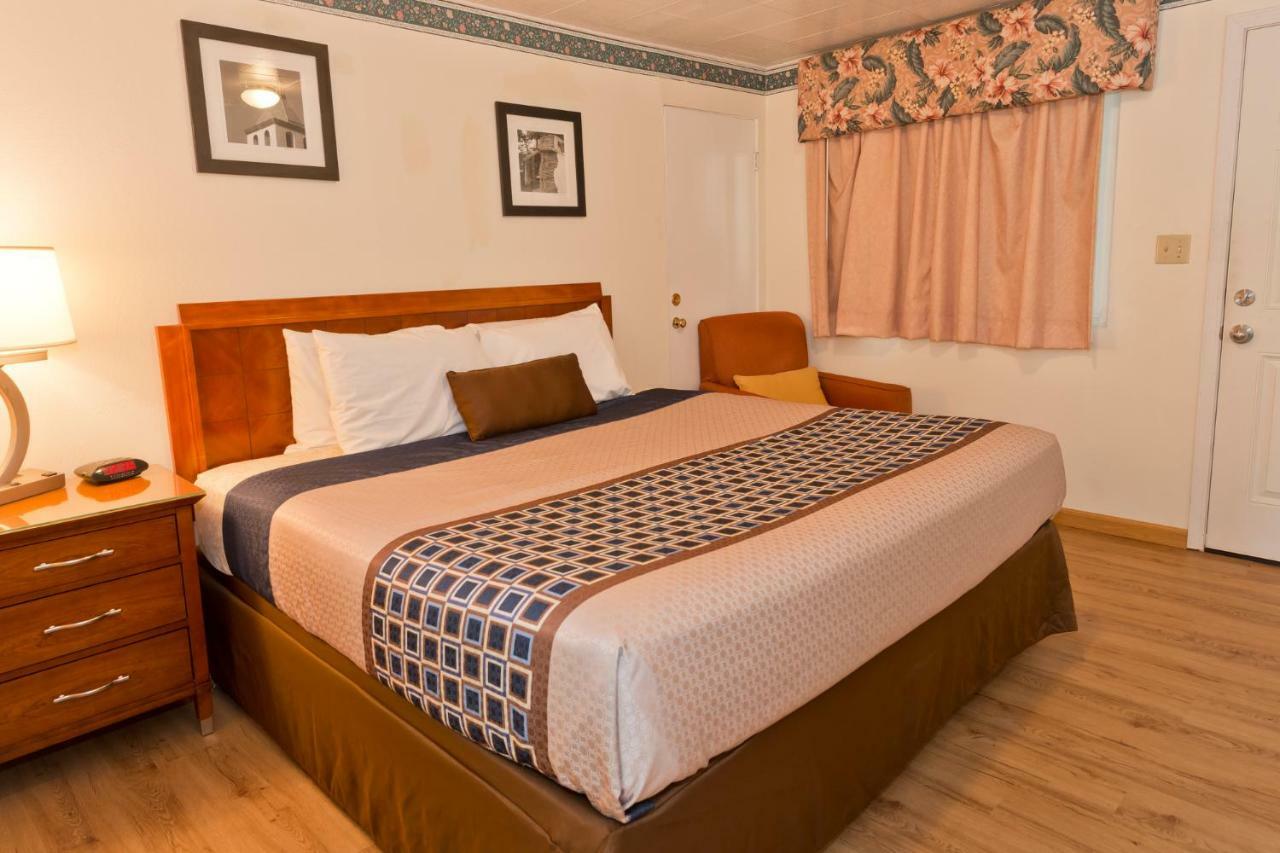 بورت انجيليس Riviera Inn المظهر الخارجي الصورة